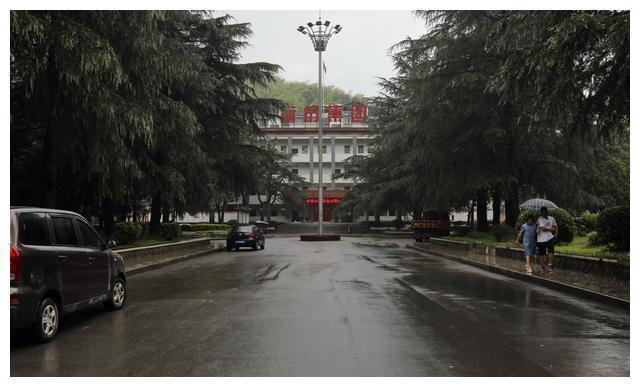 三线：湖北蒲圻纺织总厂第3110CQ9电子 CQ9传奇电子工厂蒲纺集团