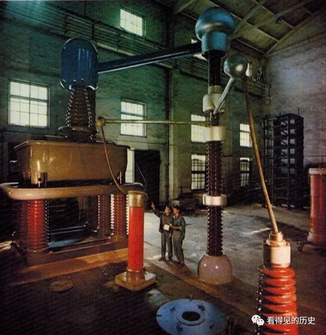 CQ9电子 CQ9传奇电子老照片：70年代的西安 全国知名的纺织中心(图4)