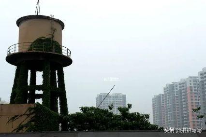 青岛有条路在海滩上曾有两个国CQ9电子 CQ9传奇电子棉厂还有毛巾厂和火车站(图5)