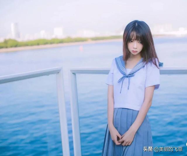 CQ9电子 CQ9传奇电子当在校园穿JK服装搭配黑色时那就是一股校园的清流(图4)
