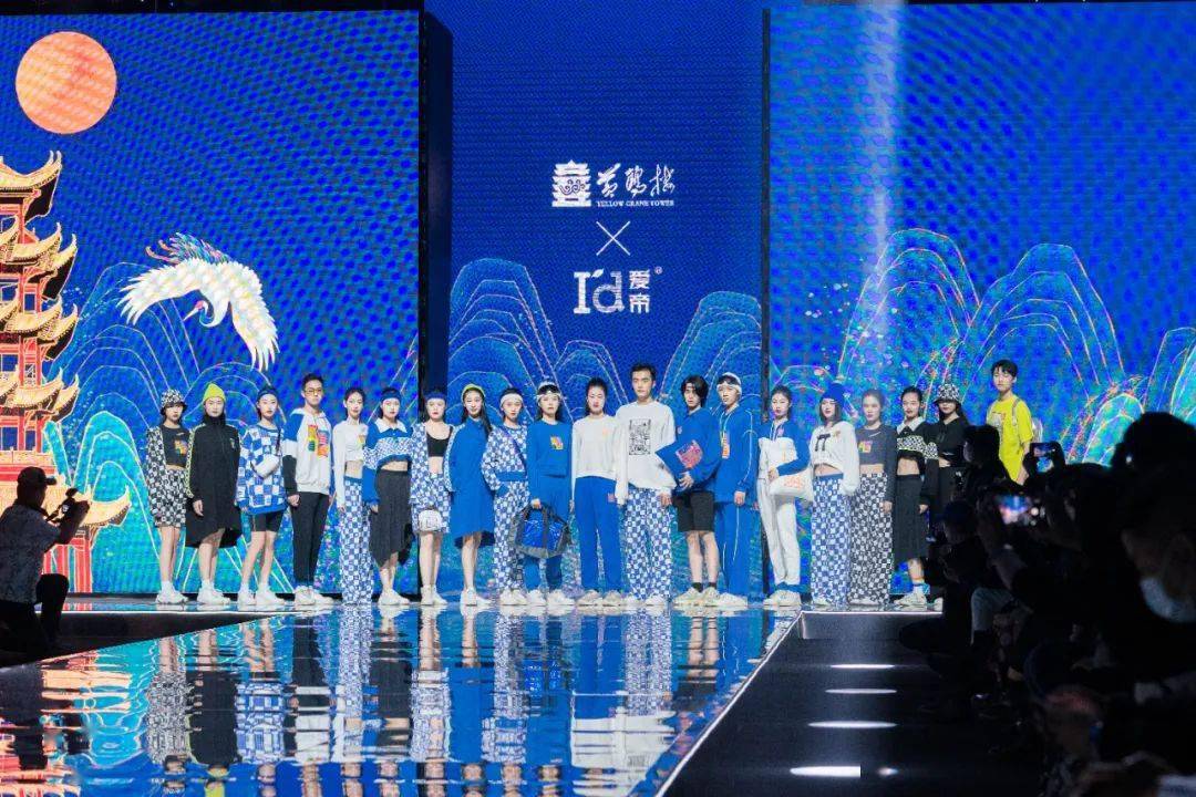 CQ9电子 CQ9传奇电子听说全武汉的时尚潮人昨天都来这了？(图10)