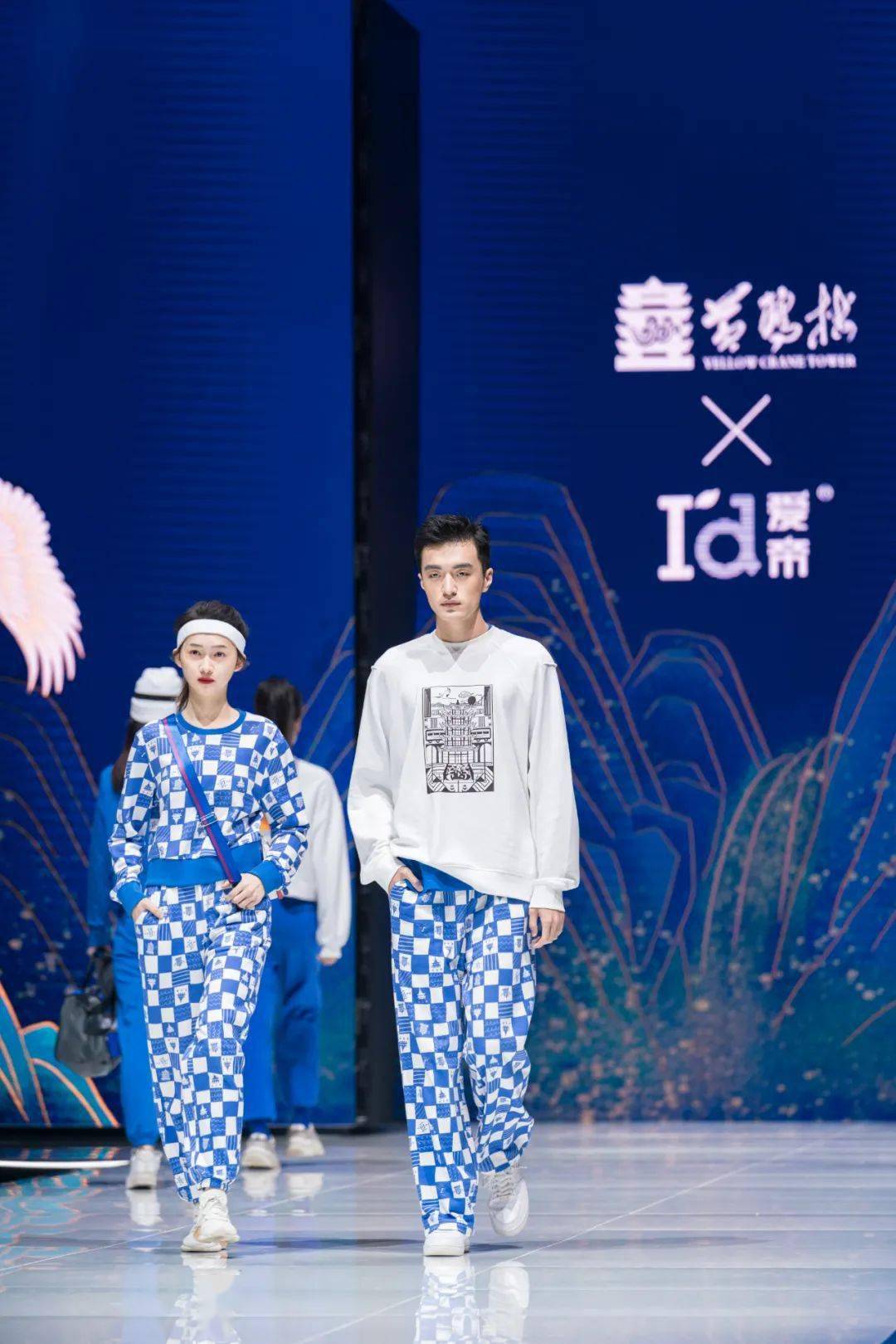 CQ9电子 CQ9传奇电子听说全武汉的时尚潮人昨天都来这了？(图9)