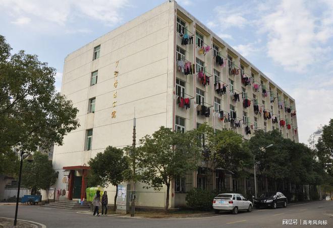 CQ9电子 CQ9传奇电子武汉纺织大学什么专业好？用途广泛实力强这个专业你得知道！(图3)