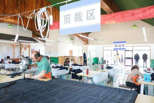 年产10000套！小小加工厂织出致富大梦想CQ9电子 CQ9传奇电子(图2)
