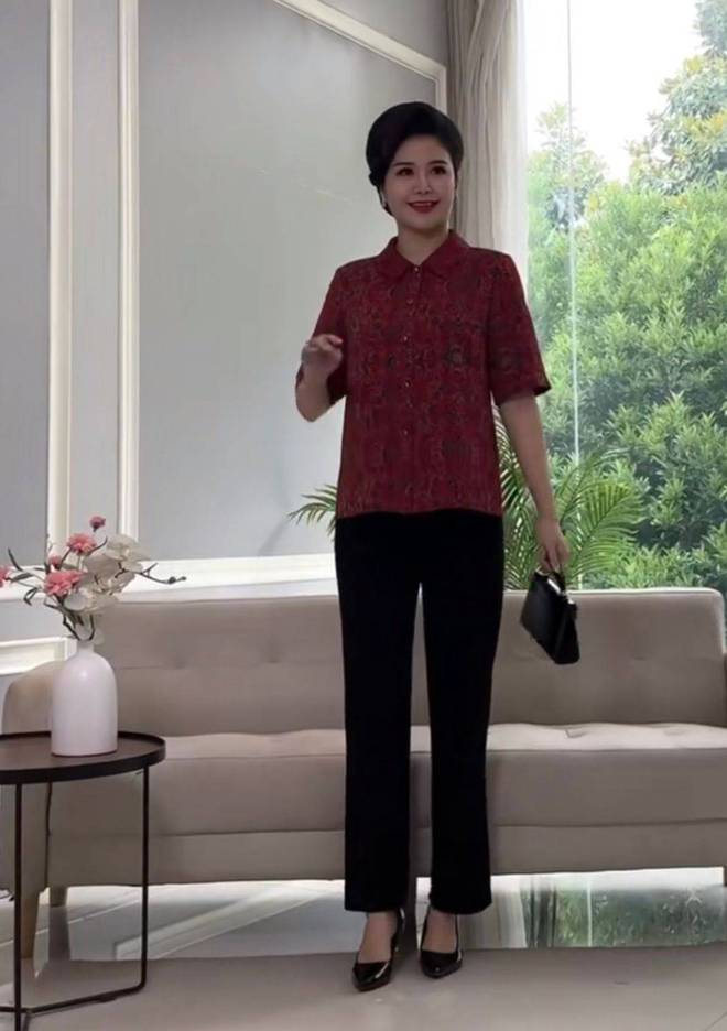 CQ9电子 CQ9传奇电子被卸下阿姨妆的“中老年装模特一姐”惊艳了：原来是90后美少女