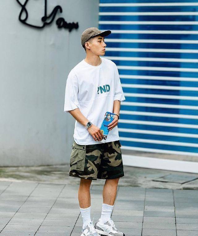 CQ9电子 CQ9传奇电子型男的入夏穿搭衣服种类不求多T恤和POLO衫要备好(图2)