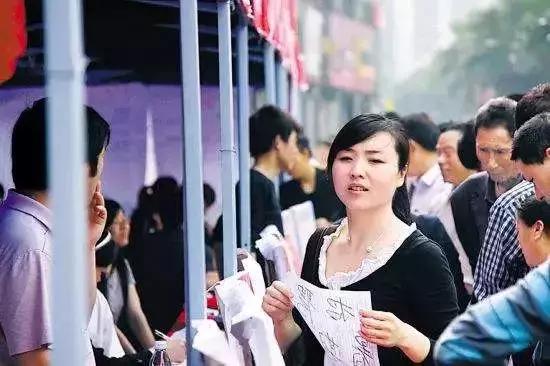 纺织厂招到9位暑假工2天走了8位剩下1位说了6个字CQ9电子