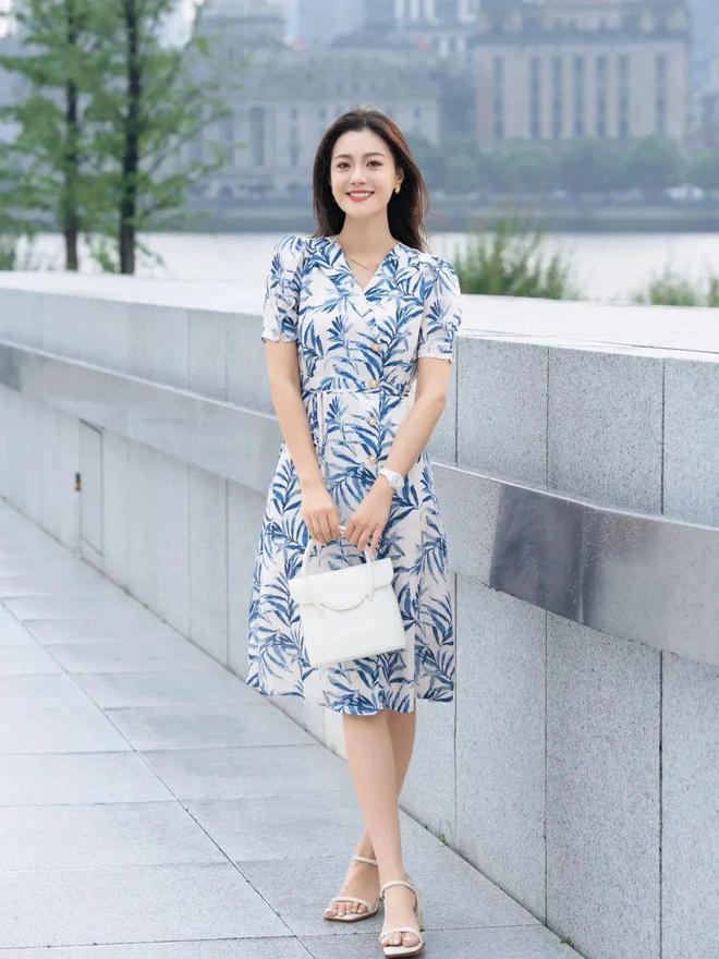 CQ9电子 CQ9传奇电子今年最好看的10件衣服百搭又高级(图5)