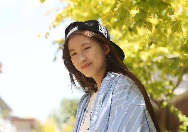 一天挥霍十几万的刘思琦后来投身于CQ9电子 CQ9传奇电子学业成为了一名服装设计师(图4)