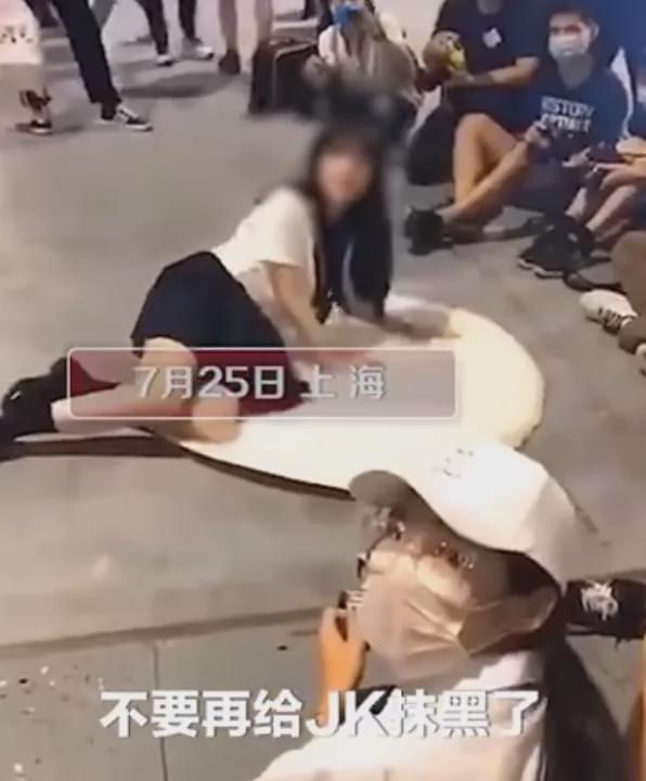 CQ9电子 CQ9传奇电子靠软色情博出位？20分钟赚3000万揭秘JK制服的隐秘与疯狂
