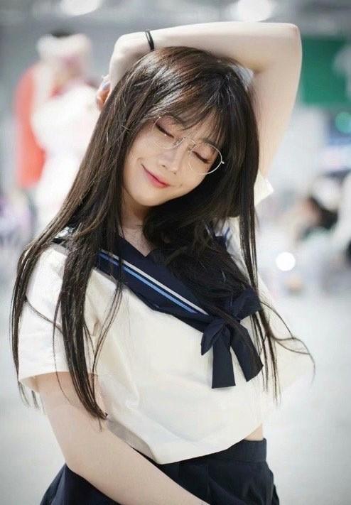 上海漫展JK少女上热搜少女动作是否CQ9电子 CQ9传奇电子雅观成讨论焦点(图2)