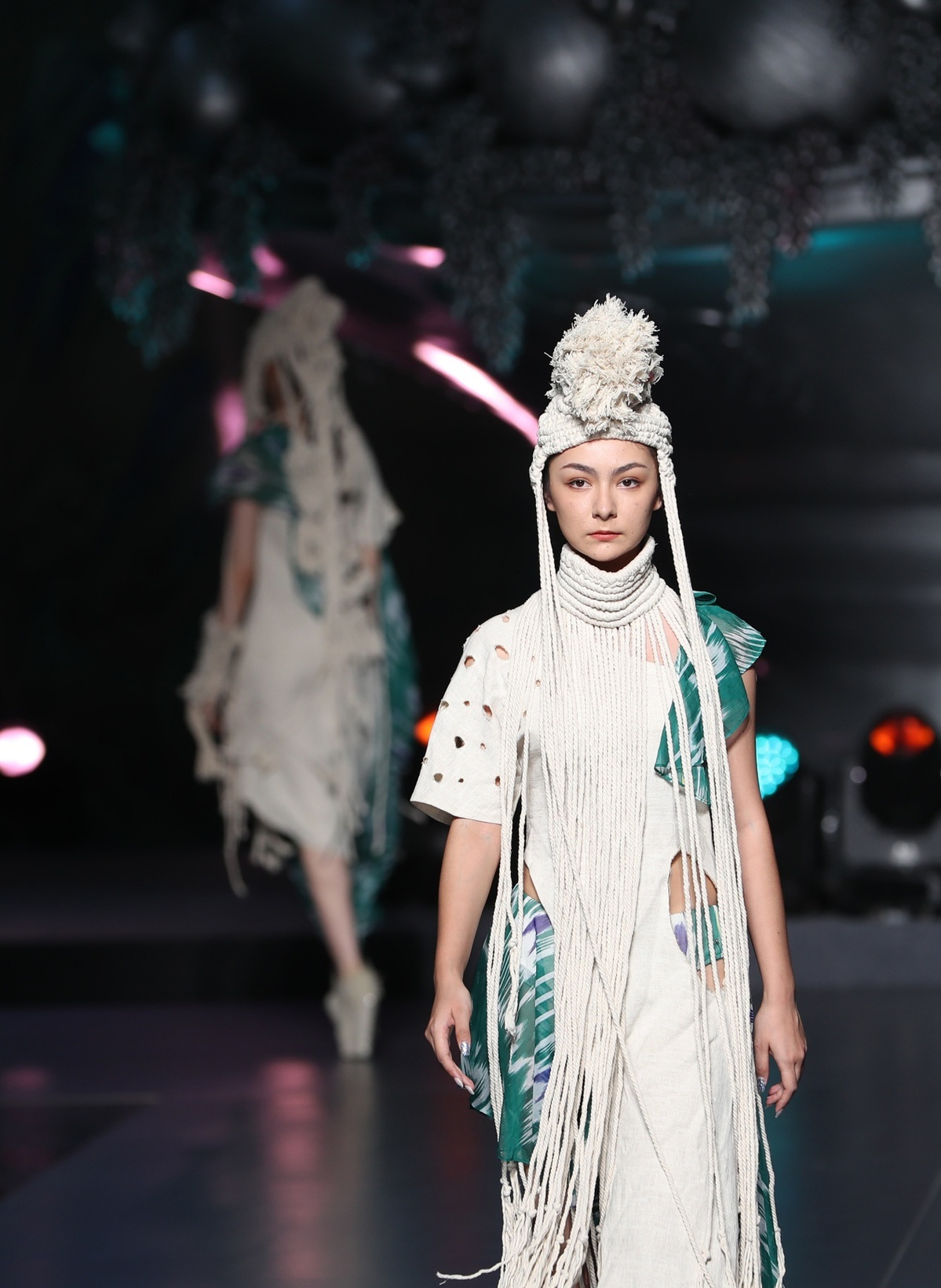 璀璨丝路和合共生时尚秀正式开CQ9电子 CQ9传奇电子秀