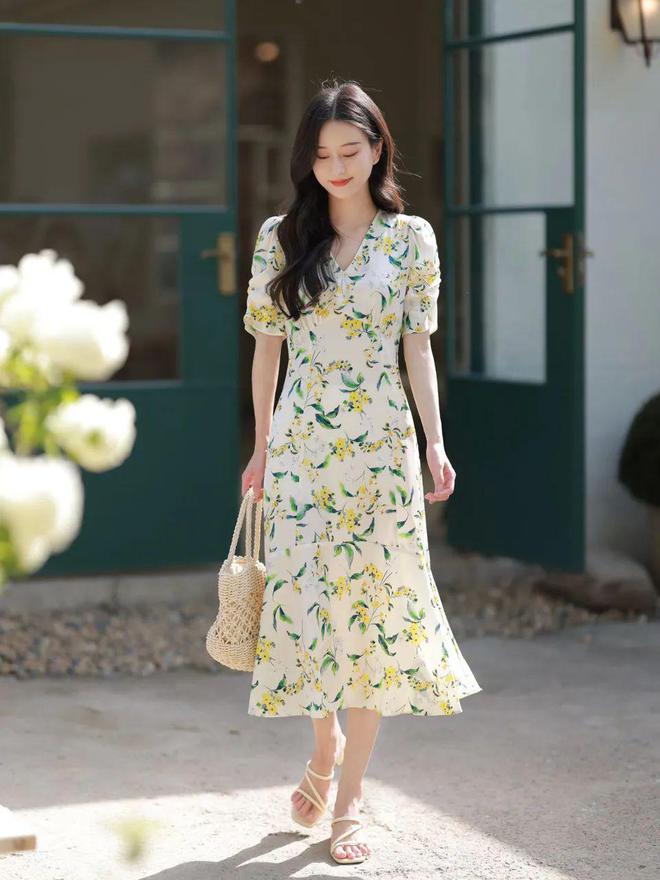 CQ9电子 CQ9传奇电子今夏穿这6件衣服好看又高级(图7)