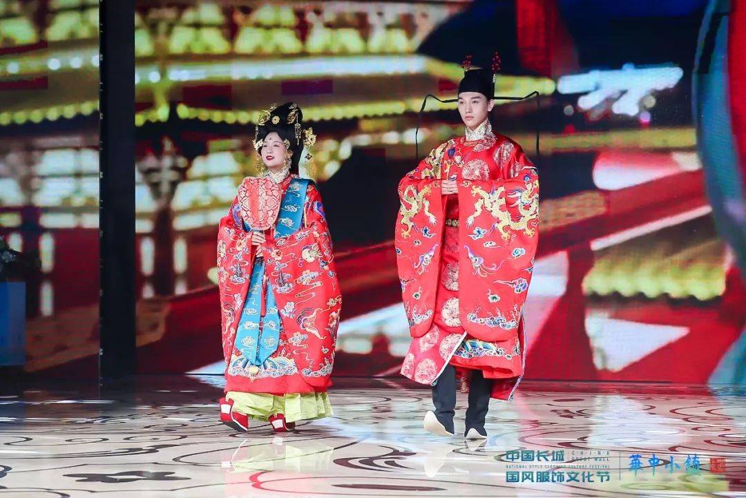 何以国风？服装行业聚焦文旅服饰产业高质量CQ9电子 CQ9传奇电子发展(图9)