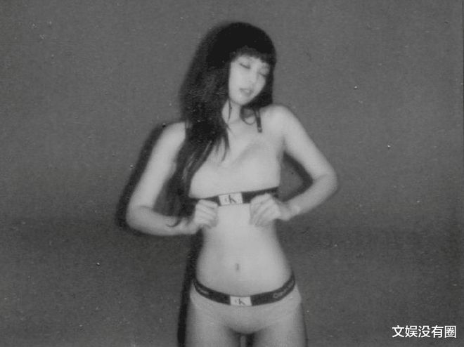 BLACKPINK成员Jennie晒内衣照变身人CQ9电子 CQ9传奇电子间CK大秀性感身材