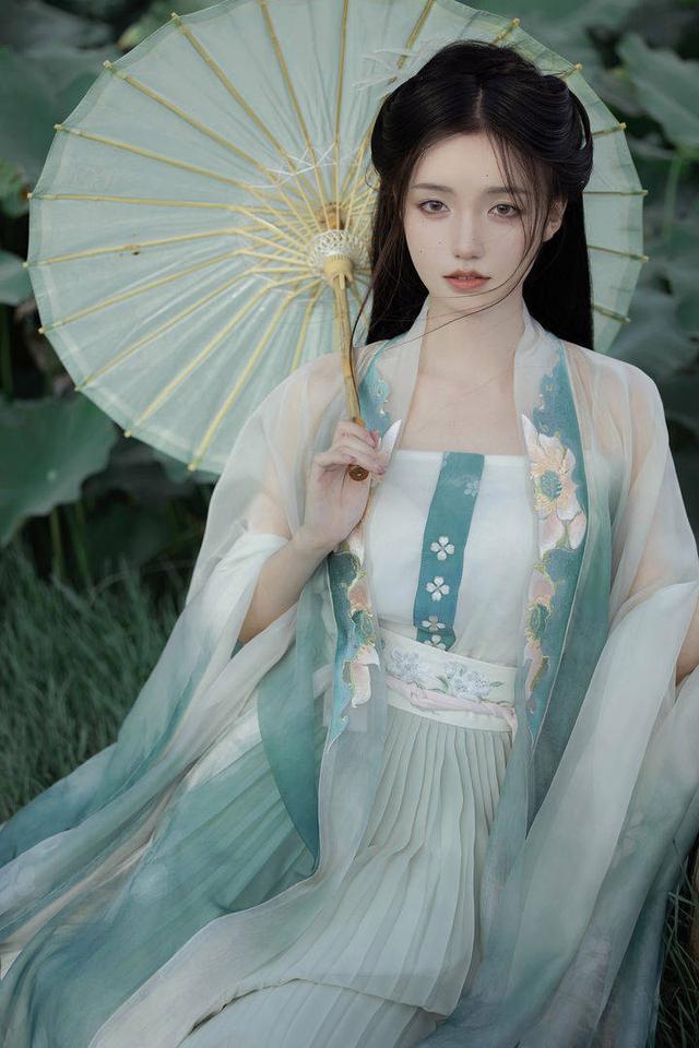 最适合穿汉CQ9电子 CQ9传奇电子服的季节里这几款宋制让你魅力四射！(图2)