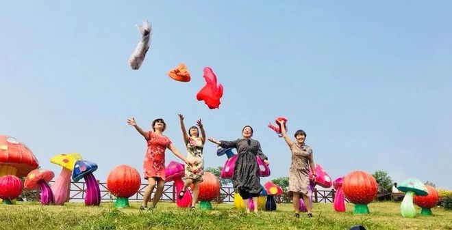 《从不好意思到跳上瘾的广场舞CQ9电子 CQ9传奇电子(图4)