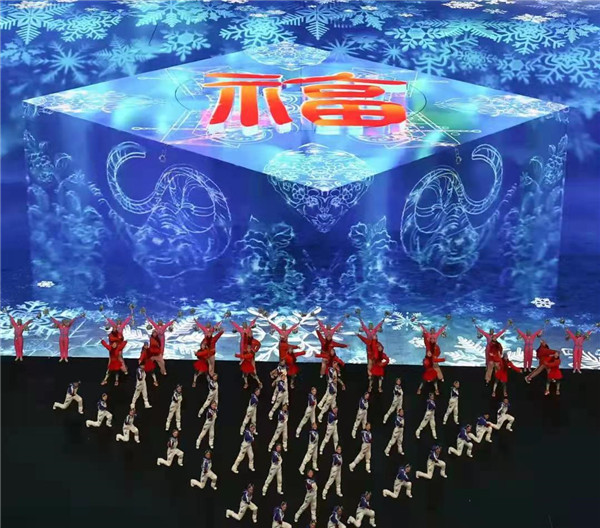 冬奥开幕式“中国行进式广场舞CQ9电子 CQ9传奇电子”火了 导演原来是中学老师(图3)