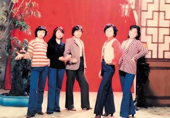 曾风靡全国的中山装在短短几年间销声匿迹期间发生CQ9电子 CQ9传奇电子了什么事？(图8)