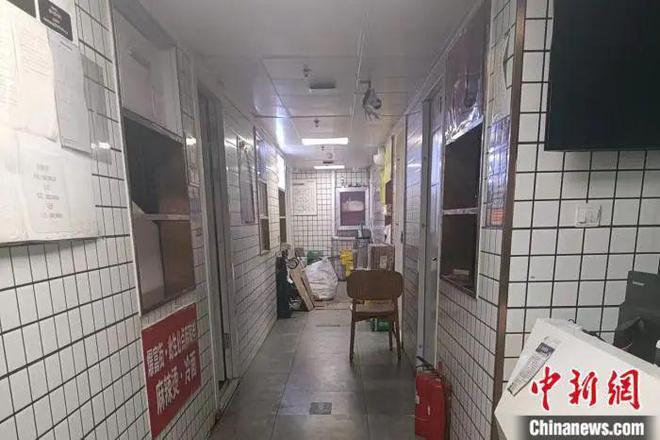 外卖店铺照片也可以造假！看似大门店 CQ9电子 CQ9传奇电子实则小作坊—(图3)