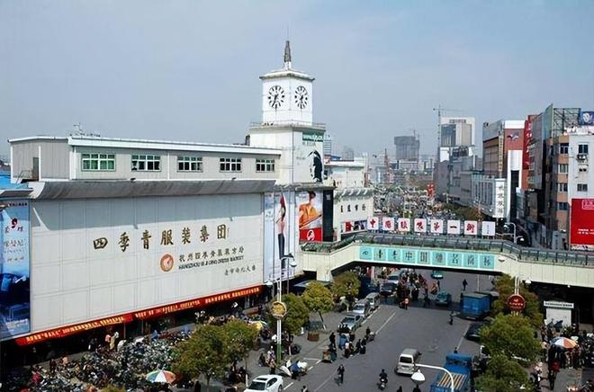 CQ9电子 CQ9传奇电子四季青禁止直播卖货为何无一商户反对？服装从业者揭露更多内幕(图6)