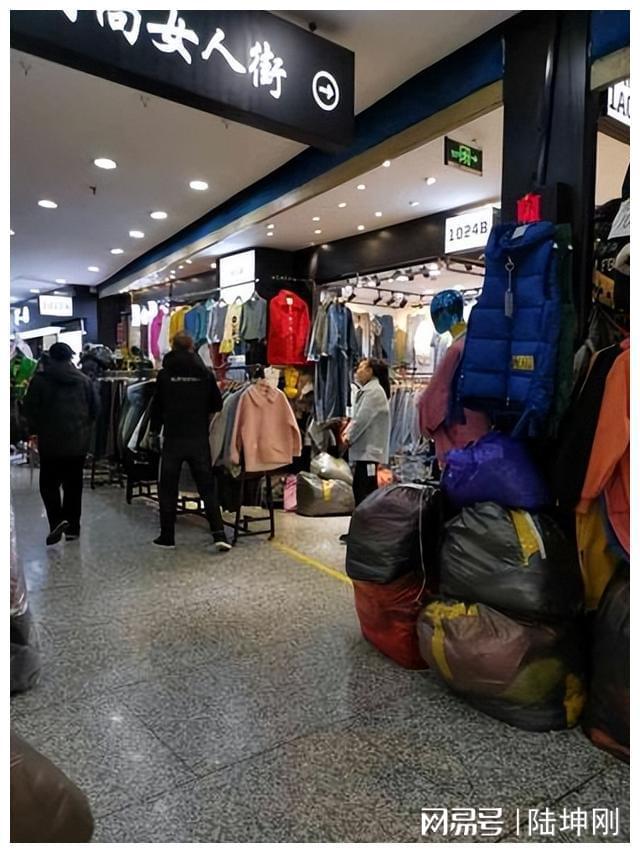 实拍沈阳五爱服装城东北最大的服装批发市CQ9电子 CQ9传奇