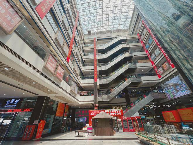 中国·普宁国际服装城:粤东最大的服装批发市场果然名不虚传!C