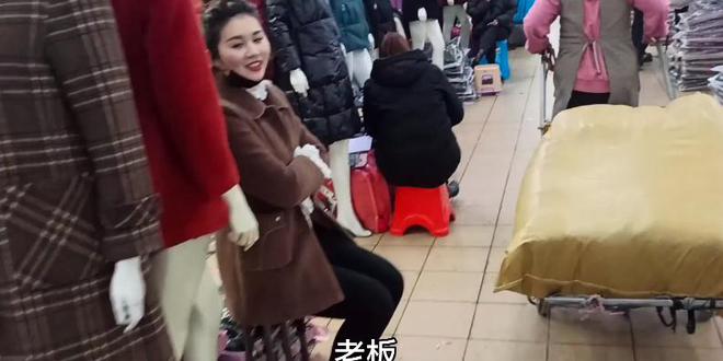 CQ9电子 CQ9传奇电子实拍:江苏最大服装批发市场冷冷清清