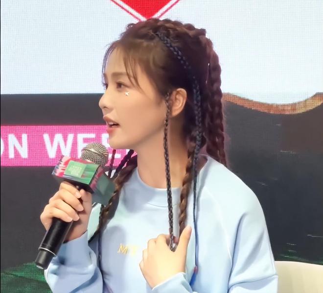 众女星上海时装走秀：白鹿动作潇洒自如喻言气场十足！CQ9电子 CQ9传奇电子(图6)