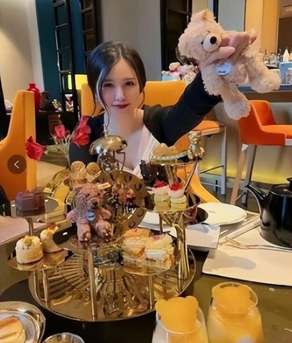 29岁北京姑娘做12年中老CQ9电子 CQ9传奇电子年模特如今年薪百万北京杭州已买房(图11)
