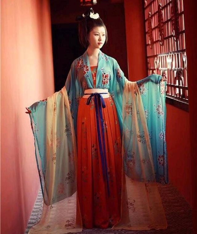 CQ9电子 CQ9传奇电子汉唐宋明四朝汉服背后蕴含不同中华气派古华清正你喜欢哪个(图2)