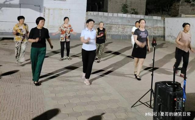 CQ9电子 CQ9传奇电子东平县戴庙镇：广场舞点亮“夜”生活 舞出新风采