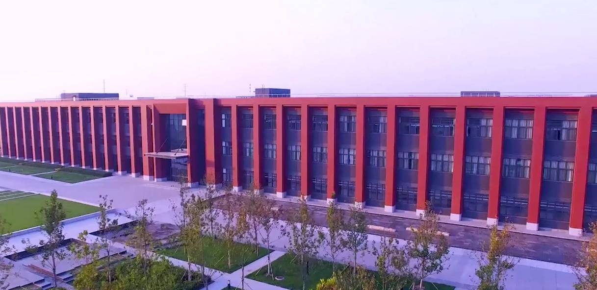 三十而熠 出窑万彩 VICUTU威可多2024秋冬新品预览揭晓CQ9电子 CQ9传奇电子新季正装王者四大亮点(图7)