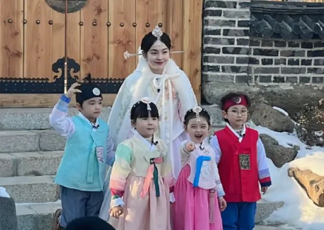 CQ9电子 CQ9传奇电子中国演员穿朝鲜族服饰韩网称“又土又丑山寨韩服”央媒发声了(图2)