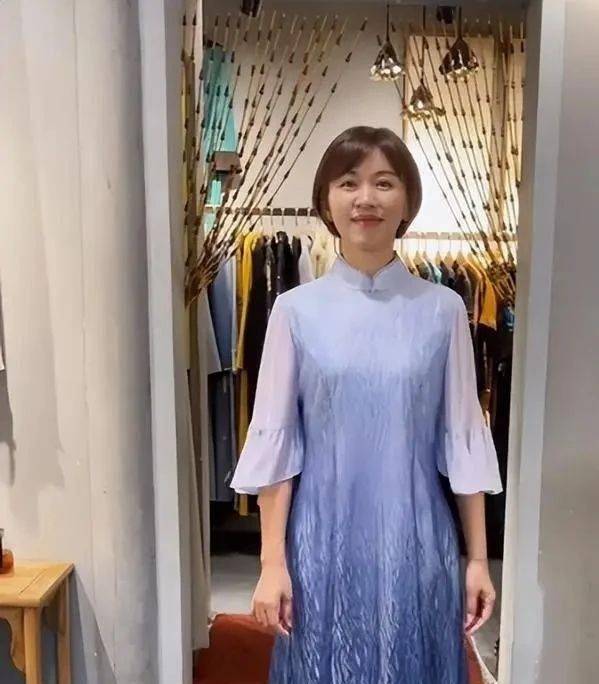 CQ9电子 CQ9传奇电子前央视主持人欧阳夏丹变身服装模特T台首秀展现不凡魅力