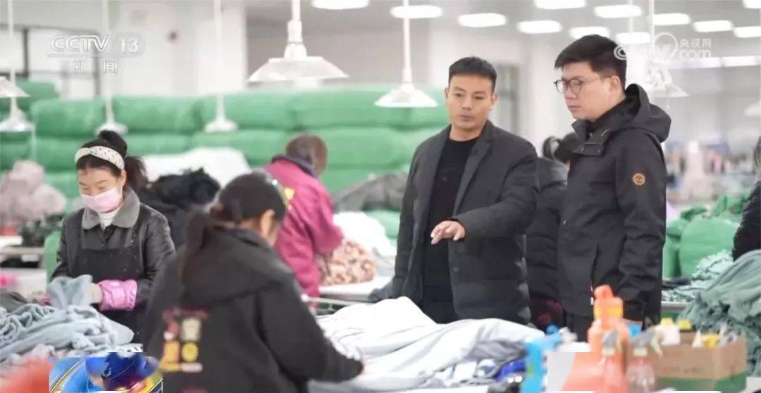 CQ9电子 CQ9传奇电子建新厂扩产能 ——这家服装厂上千万件服装卖往全球30多个国家(图3)