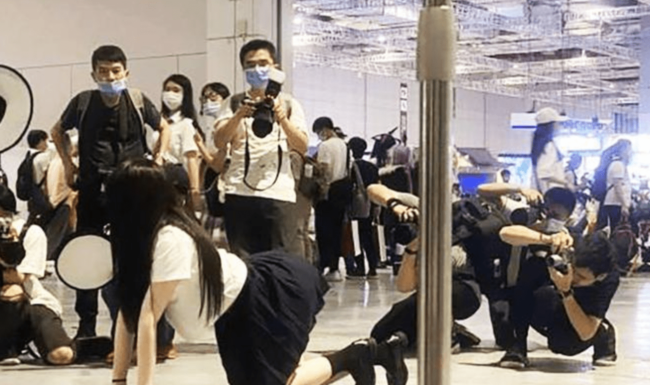 露胸、胶衣、JK制服、泳衣漫展为何出现那么多擦边cos？CQ9电子 CQ9传奇电子(图2)