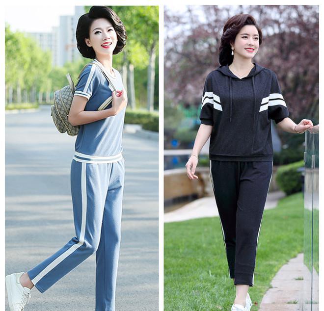 CQ9电子 CQ9传奇电子步入中年的妈妈不管身材如何夏天建议这样穿高贵显气质(图4)