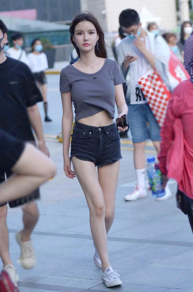 想念夏天最轻盈的衣着美丽而高挑人人都能穿出CQ9电子 CQ9传奇电子时尚范来