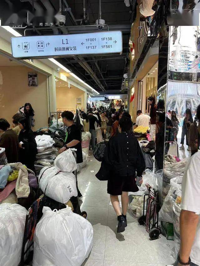 禁直播半年“中国服装第一街”四季青变了吗？CQ9电子 CQ9传奇电子(图2)
