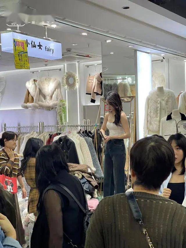 禁直播半年“中国服装第一街”四季青变了吗？CQ9电子 CQ9传奇电子(图6)