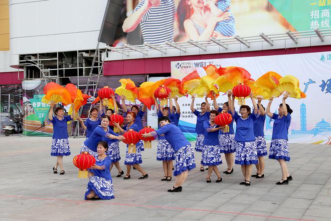 CQ9电子 CQ9传奇电子人到中年经常跳广场舞会带来这些意想不到的好处！(图5)