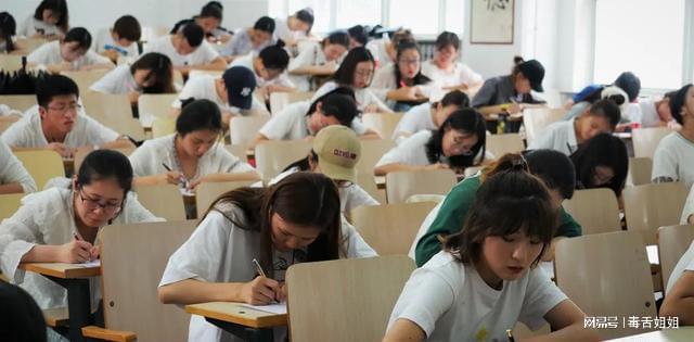 设计师资格证怎么报考 具体时间点和要求给你整理好CQ9电子 CQ9传奇电子了(图2)