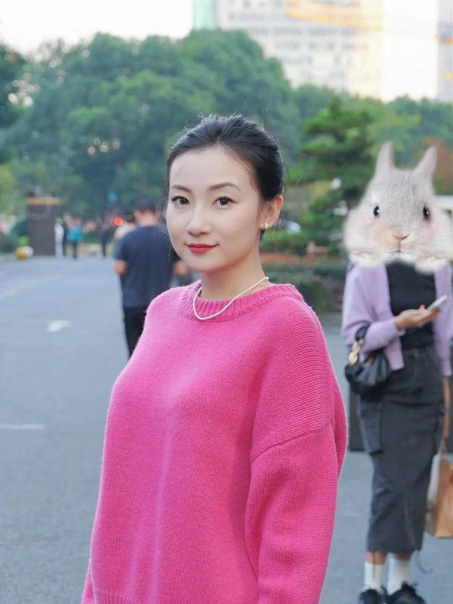 CQ9电子 CQ9传奇电子今年秋冬最火的大女主外套女明星都在抢着穿(图15)