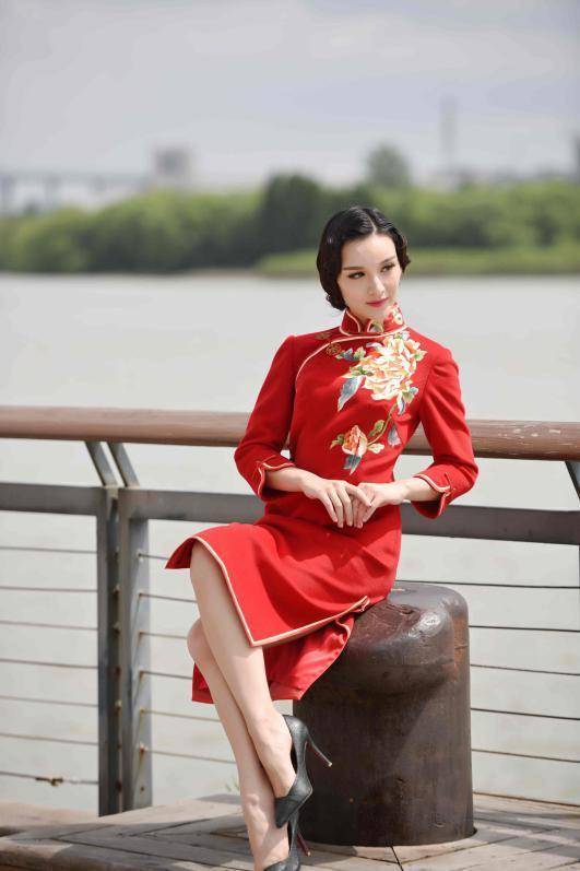 CQ9电子 CQ9传奇电子服装私人定制时代正在来临这4款服装更适合订制你知道吗？(图7)
