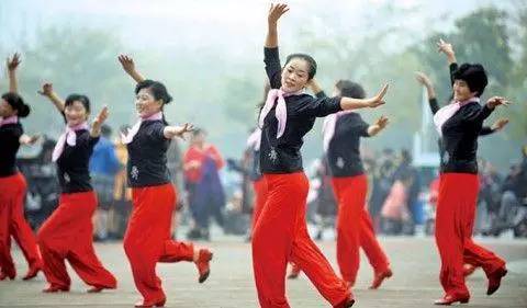 跳广场舞我只服西昌大妈CQ9电子 CQ9传奇电子(图6)