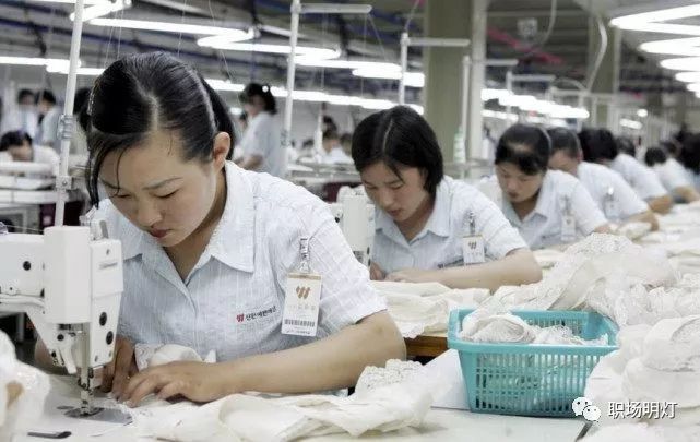 CQ9电子 CQ9传奇电子服装厂打工妹晒出自己工资网友：我发现我严重拖后腿了！(图4)