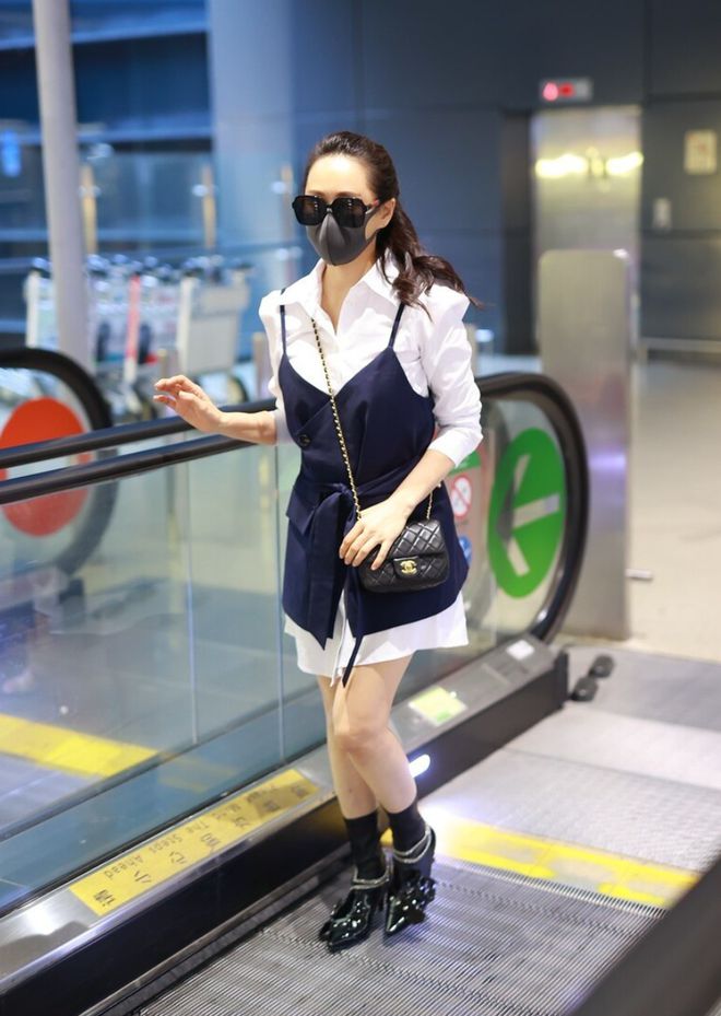 CQ9电子 CQ9传奇电子伊能静56岁这状态也太好了吧！穿小短裙比少女还嫩(图7)