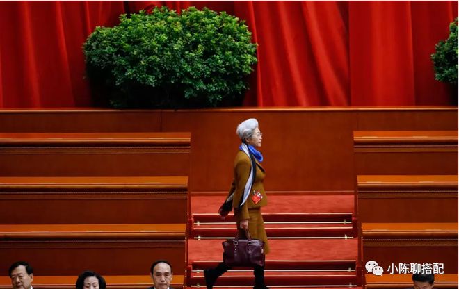 从70岁傅莹身上我总结出了3个中年女人气质穿搭的思路CQ9电子 CQ9传奇电子很惊艳(图5)