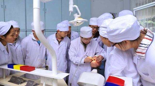 这3个专业家庭条件一般的人谨慎报考不仅烧CQ9电子 CQ9传奇电子钱最主要回报慢